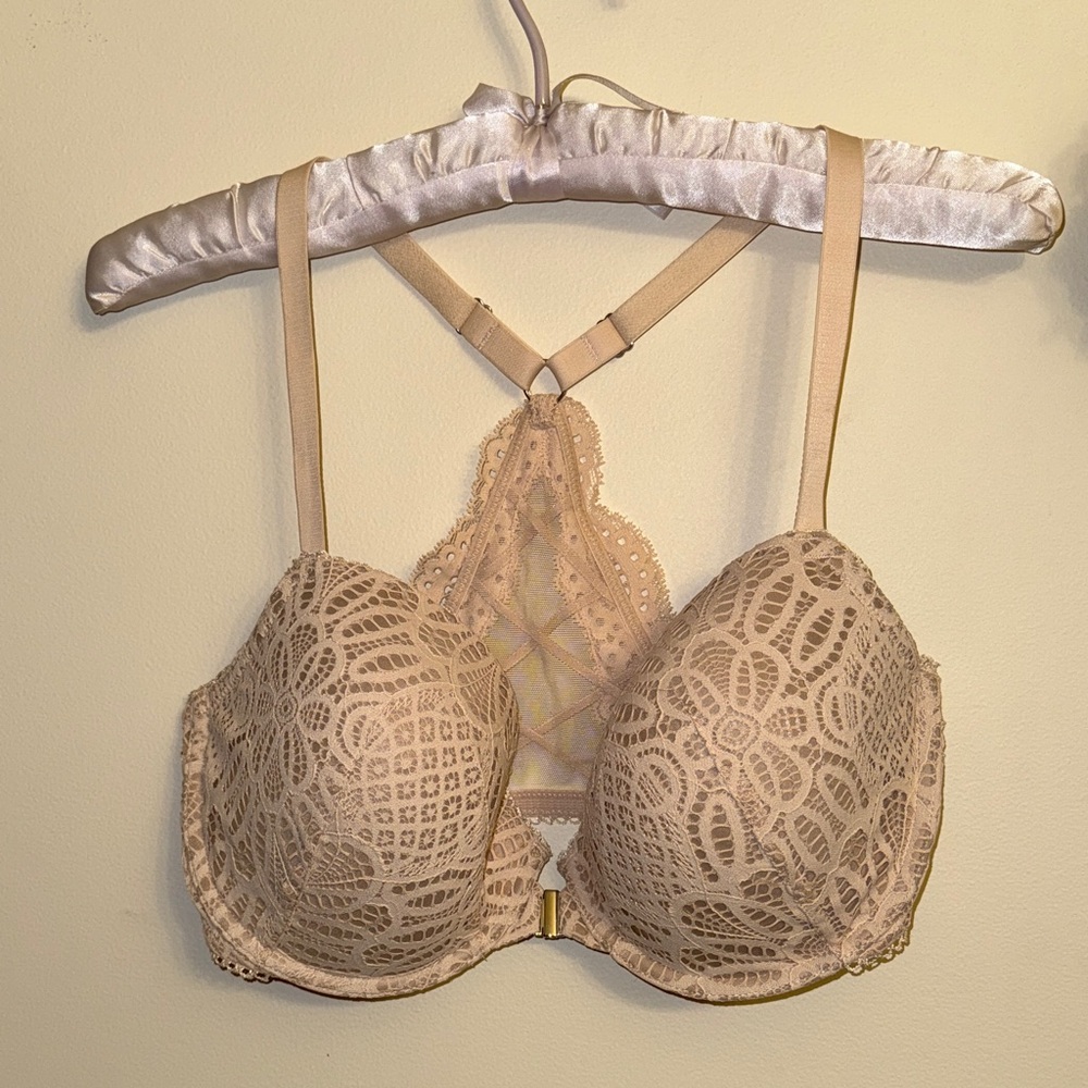 Victoria Secret Elegant Lace Beige Bra